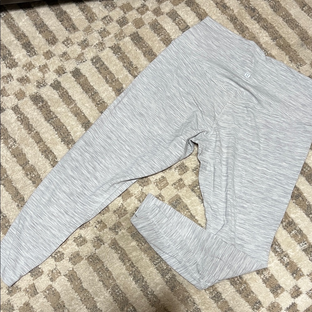 Women's lululemon align crop 23" hem